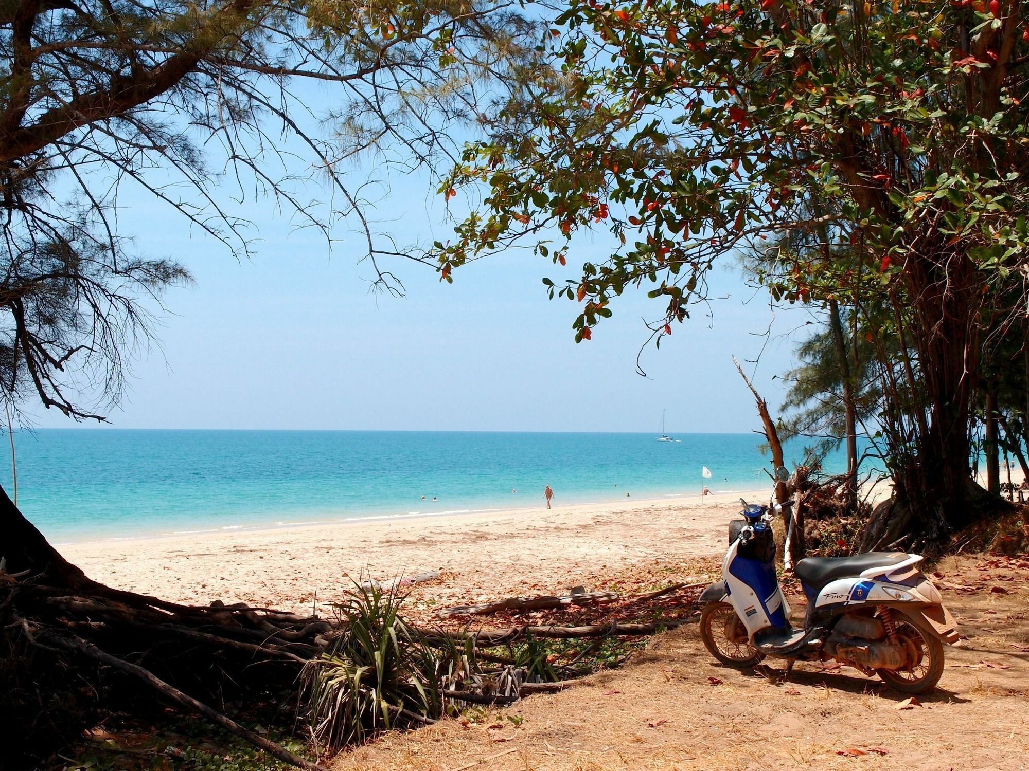 Raven Blue Hotel Koh Lanta Exterior photo