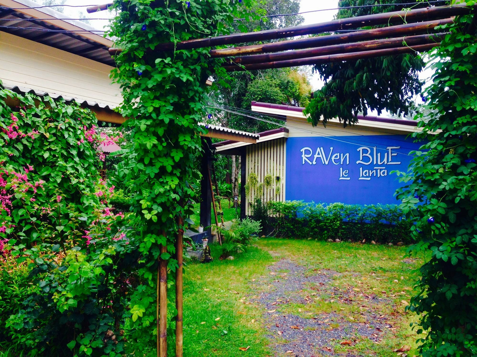 Raven Blue Hotel Koh Lanta Exterior photo