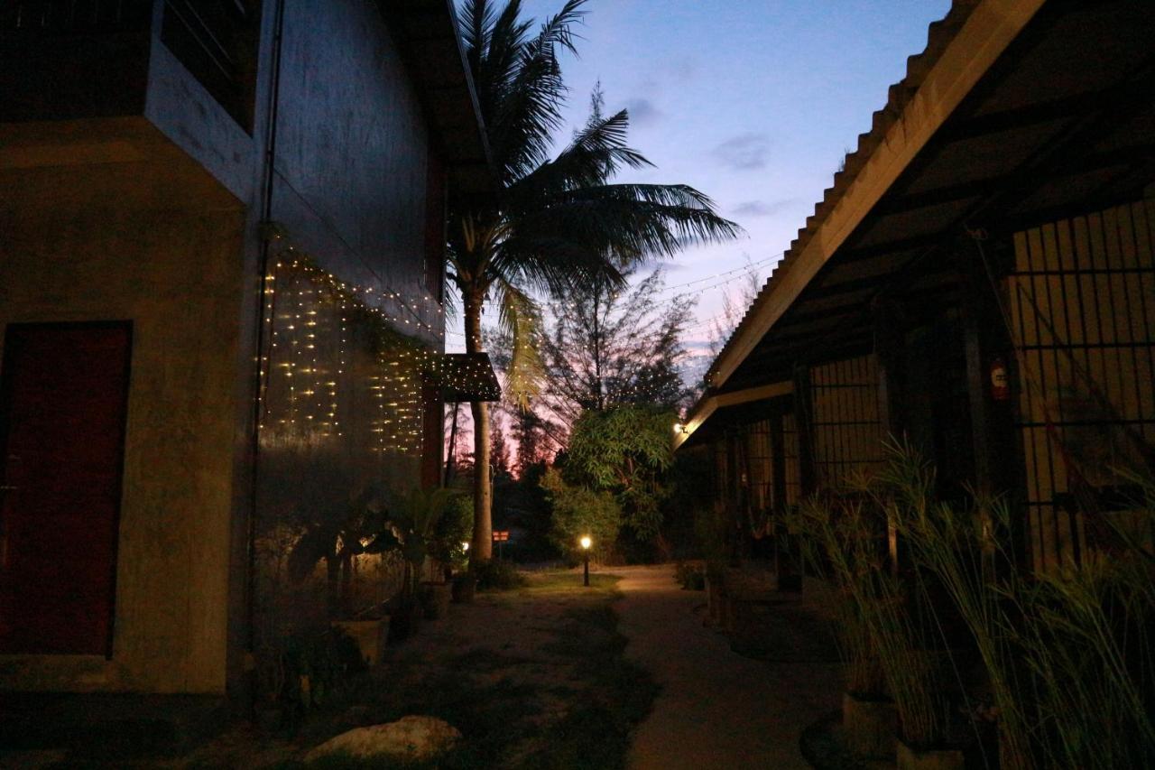 Raven Blue Hotel Koh Lanta Exterior photo